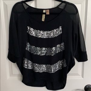 Eyeshadow medium black top with silver sequins